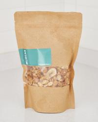 Granola banana alimento real a base de avena y dulce de leche con banana deshidratada y coco rallado