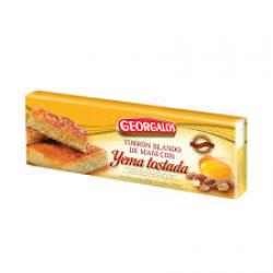 Turrón blando de maní con yema tostada