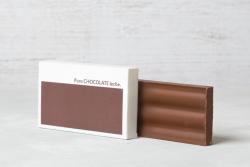 Tableta de chocolate con leche.