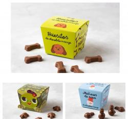 Figuras de huesitos ,  muñecos de nieve y tortuguitas de chocolate con leche. Chocolate macizo.