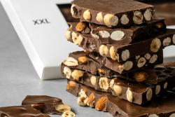 Tabletas XXL de chocolate AMARGO, con almendras y con avellanas
