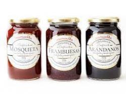 Confituras sabor: Arándanos , Calafate , Cassis sin semillas , Cereza negra entera , Frambuesa especial , Frutos del bosque , Frutilla entera , Grosella , Guinda entera , Mosqueta rosa , Ruibarbo , Sauco sin semillas , Zarzamora