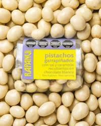 Garrapiñada de pistacho bañada en chocolate blanco