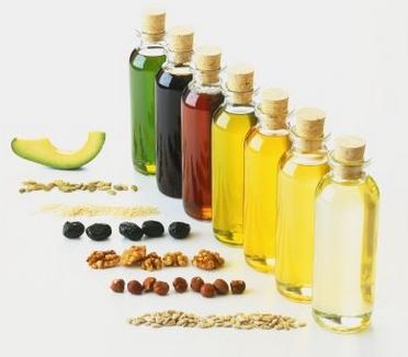 Aceite de Girasol, Maíz, Oliva, Soja o Mezcla de origen nacional. Pepita de Uva permitidos por Psak del Jatam Sofer. En aerosol, permitido sólo común (sin manteca).